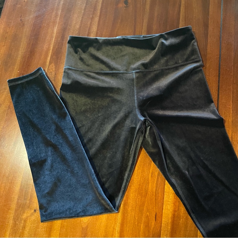 Athleta Women’s Elation Classic Velvet Leggings!